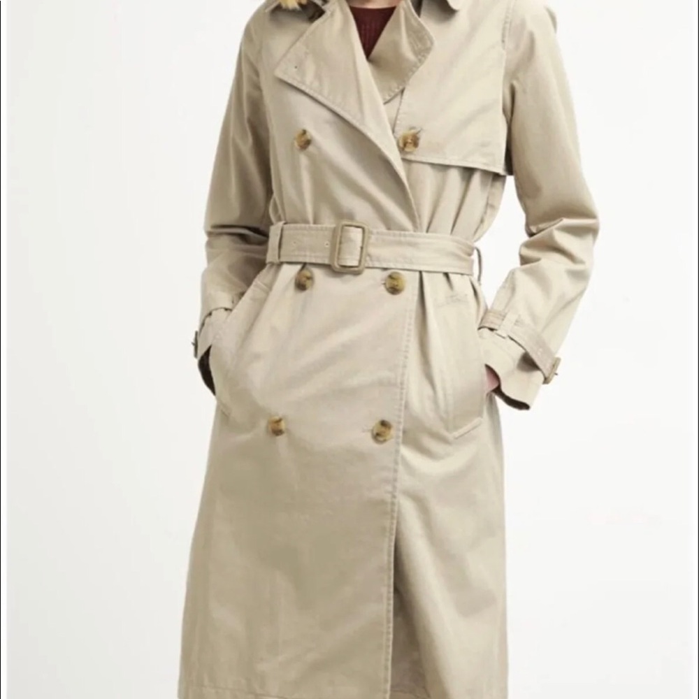 Women’s Gap Trench coat !